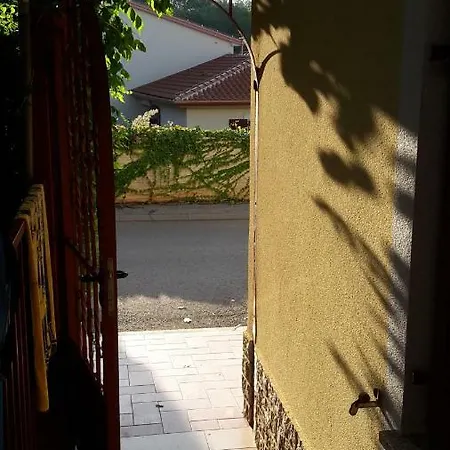 Judit Apartman Tar-Vabriga